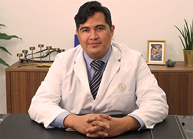 Dr Hiram Espinosa Custodio - Cirujano Capilar - Instituto Médico del Prado - Madrid